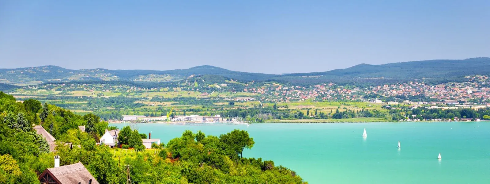 Nejlepší pláže Balatonu: Kde najít ideální místa na koupání?